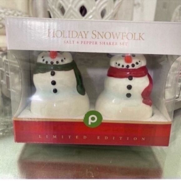 Mr and Mrs Snowmen vintage Salt & Pepper Shakers - Picture 7 of 9